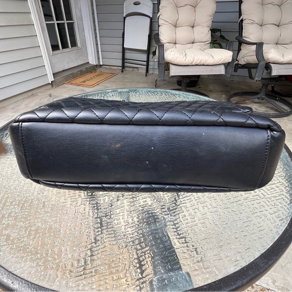 * Badgley Mischka * Quilted Messenger Bag - Picture 10 of 10